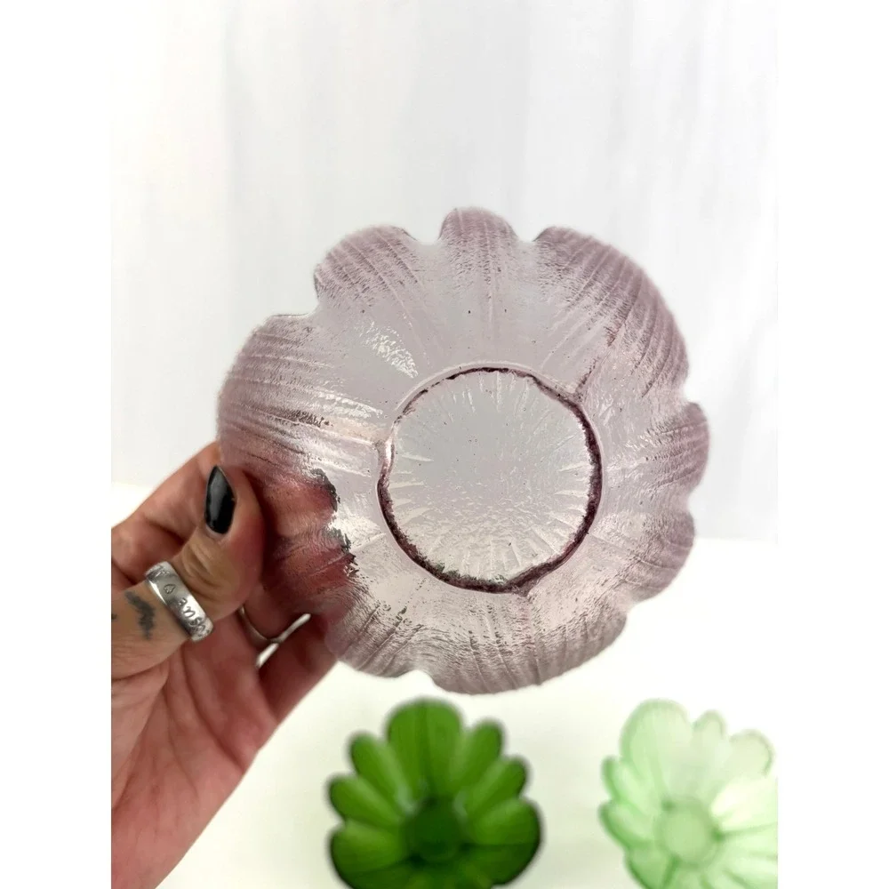 Vtg Pressed Glass Scalloped‎ Dessert Bowls Set of 3 Green Amethyst Ribbed Petal